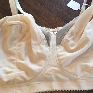 304 Goddess no wire NWOT